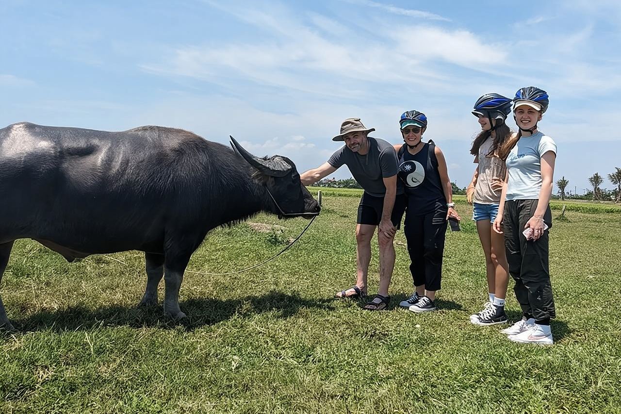 Hoi An Countryside Bike Cycling Tour with Basket Boat and lunch