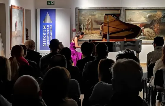 華沙大主教博物館每天下午6:30都有蕭邦鋼琴現場音樂會。