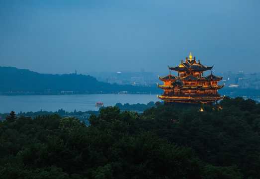 Hangzhou Private Guided Day Tour: West Lake, Guo's Villa, A Bamboo-Lined Path Yunqi, Longjing Tea Plantation, Qing He Fang