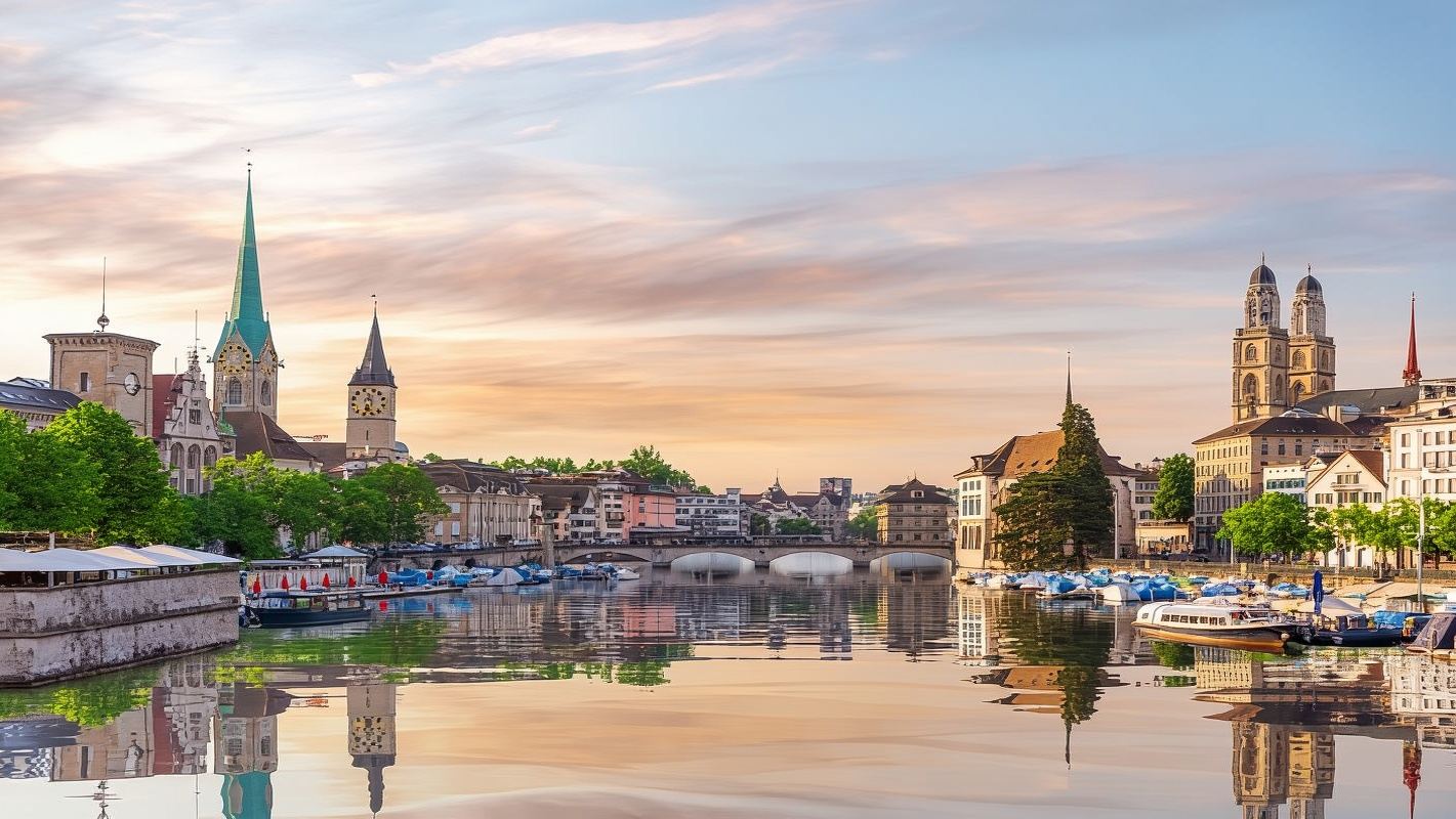 Zurich city sightseeing + Lindt Home of Chocolate 1-day tour [includes cruise + admission ticket]