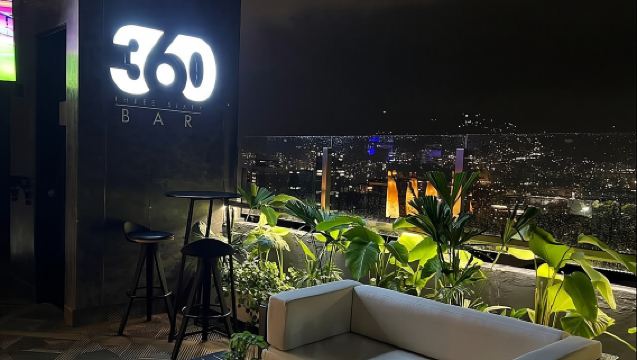 Medellin: Rooftop Bar Crawl with VIP Access & Hidden Clubs