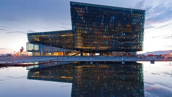 極地維京村+珍珠樓+火山熔岩區公園+觀鯨10小時包車行