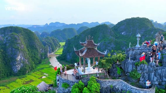 Ninh Binh Sunrise Motobike Tour Mua Cave, Trang An Boat Ride
