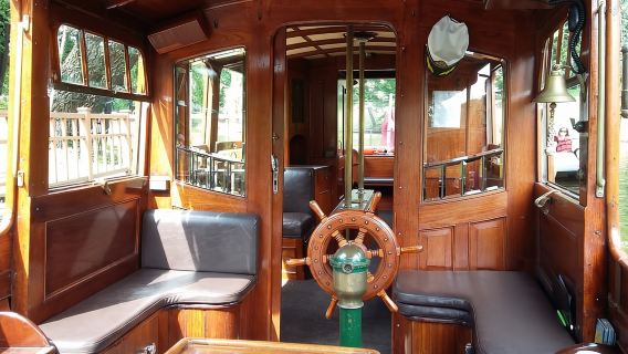 Giro turistico di Riga in barca sul canale