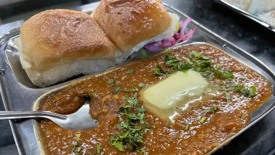 Mumbai: Evening Street Food Tasting & Cultural Market Tour