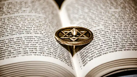 Jewish History and Helsinki Old Town Private Walking Tour