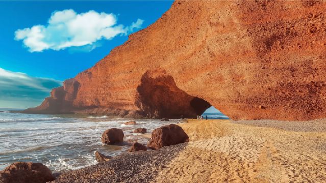 ทริปจากอากาดีร์สู่เลกซิรา หินแดง เดินทางผ่านภูเขา ทะเลทราย และอ่าว พร้อมรับประทานอาหารกลางวันรสเลิศริมทะเล