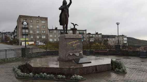 摩爾曼斯克+阿廖沙+等待雕像中文包車10小時一日遊【可定制】