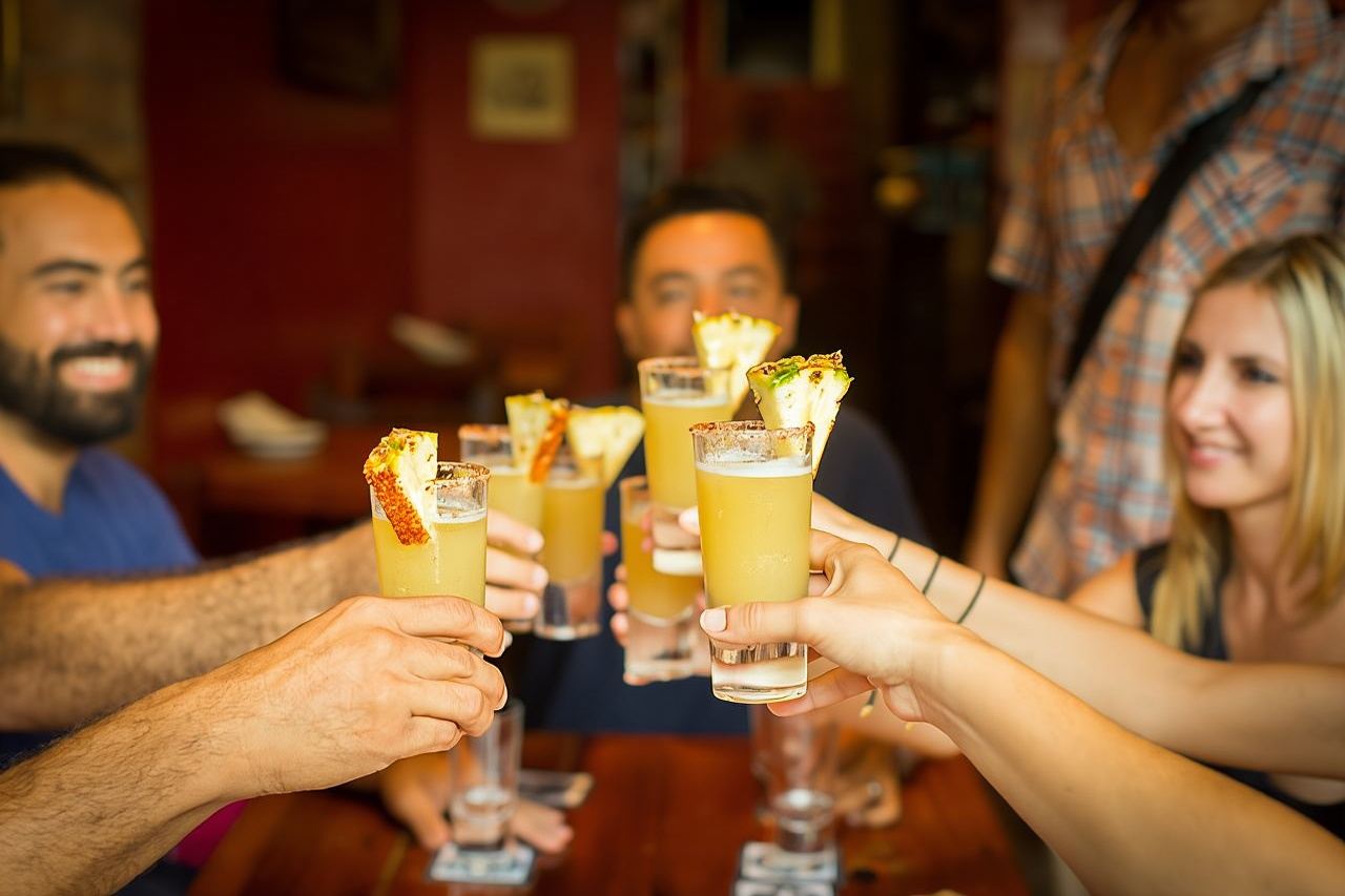 Kulinarische Tour & Mixologie-Tour: Tequila, Tacos, Mezcal und Agavencocktails