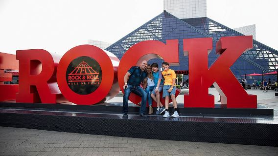 Vé vào Đại sảnh Danh vọng Rock and Roll ở Cleveland