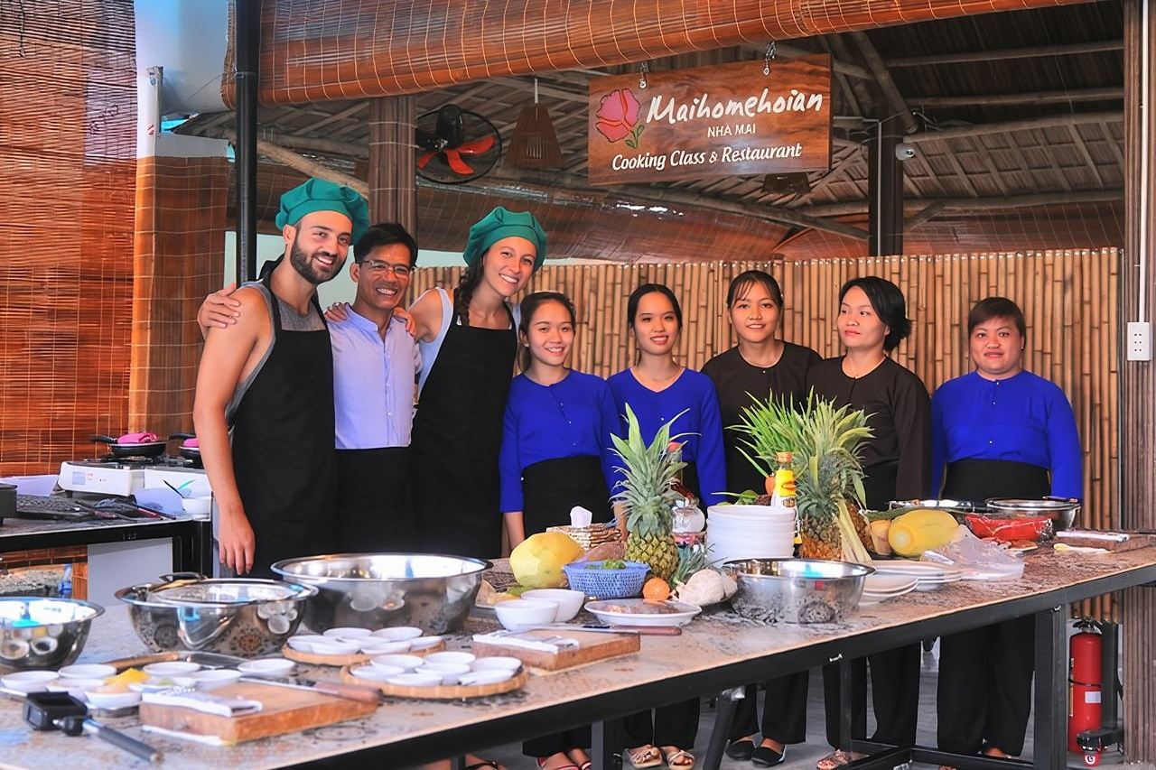 Lezione di cucina a Hoi An con visita al mercato e giro in barca con cesti di bambù