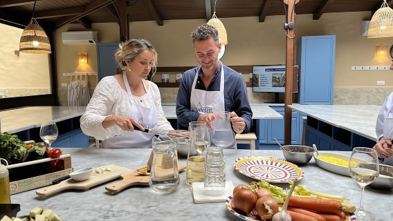 Cooking class in Palermo with market tour and lunch