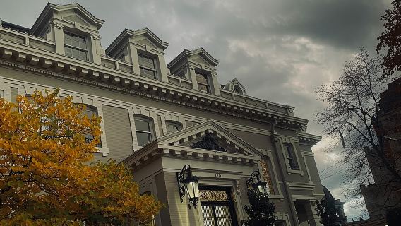 Историческая пешеходная экскурсия по Денверу с захватывающим дух оттенком