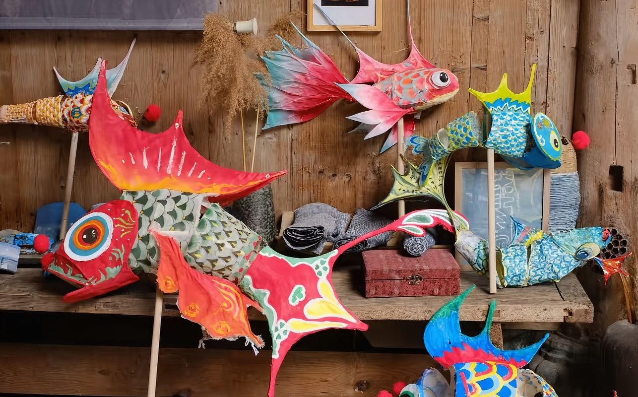 安徽黃山雲賢手作非遺體驗【徽瓦彩繪/版畫年曆拓印/扎染/編製魚燈+多種非遺體驗可選+適合團建/親子/ 研學】