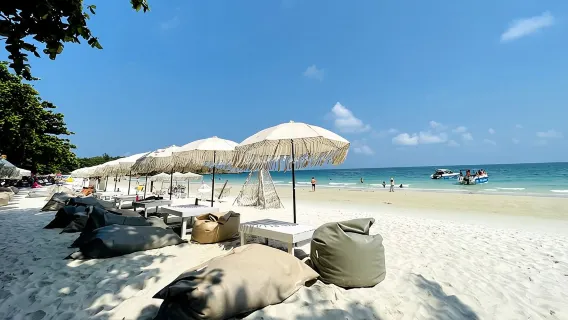 Featured tour with 4 reviews: Koh Samed Day Trip by Speed Boat(English-Speaking Guide)