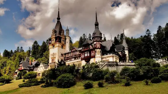 Castles of Transylvania: Private Day Trip from Bucharest