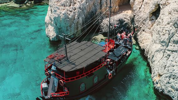 Protaras: Crucero pirata por la Laguna Azul y las Tortugas