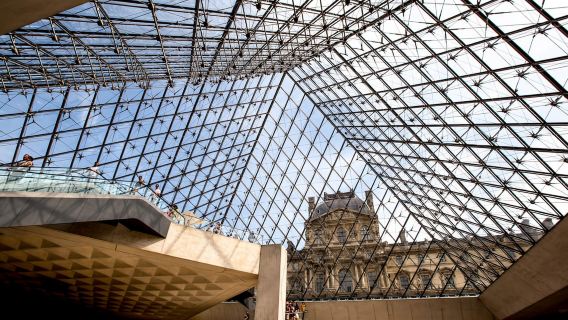 Paris: Louvre Museum Entry Ticket and Garden Walking Tour
