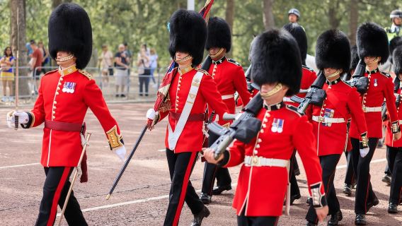 London: Big Ben, Churchill War Rooms & Buck'ham Palace Tour