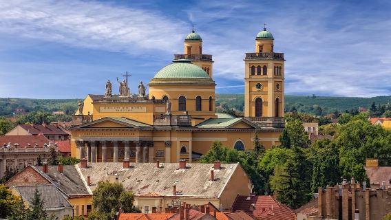 布達佩斯-埃格爾紅酒+城堡遊，感受酒香與歷史交融的氛圍