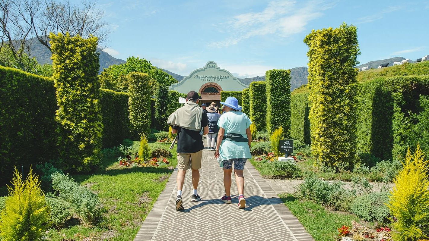 Franschhoek: An enchanting storytelling walk to 3 wine farms