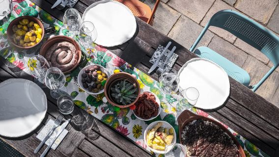 Catania: Makan Tengahari Sicilia di Kilang Anggur Urban Etna dengan Mencicip Wain