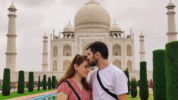 Sunrise Taj Mahal Tour From Delhi by Car