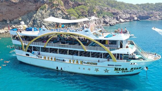 Экскурсия на яхте Kemer Mega Star с трансфером из отеля и обедом
