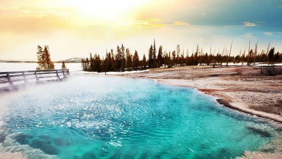 美國-黃石國家公園私享行-鹽湖城來回-連續用車（3）日遊。