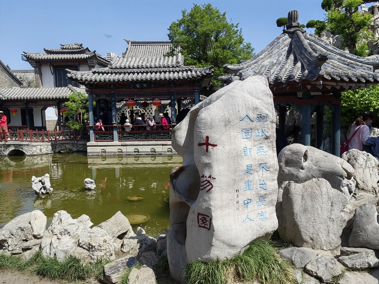 Weifang Kite Museum + Kuiwenmen + Shiwu Garden + Fangtze Eurotown 1-day tour with Chinese and English service in Weifang, Shandong