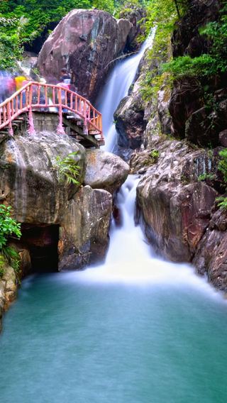 Guangzhou Private Guided Day Tour: Baishui Village & 1978 Movie Town