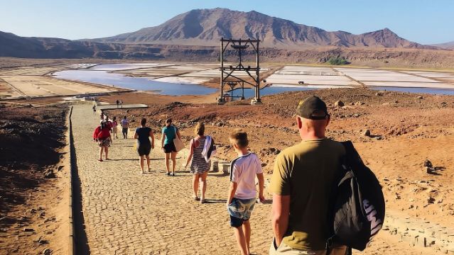 ร่วมเดินทางไปกับเราในทริปสำรวจเกาะซัล