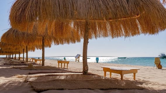 Красное море, Хургада, остров Оранж-Бэй, остров Парадайз, дом дельфинов, охота за дельфинами, подводная лодка со стеклянной лодкой, хула, остров Хула, остров Бьянка, морская экскурсия