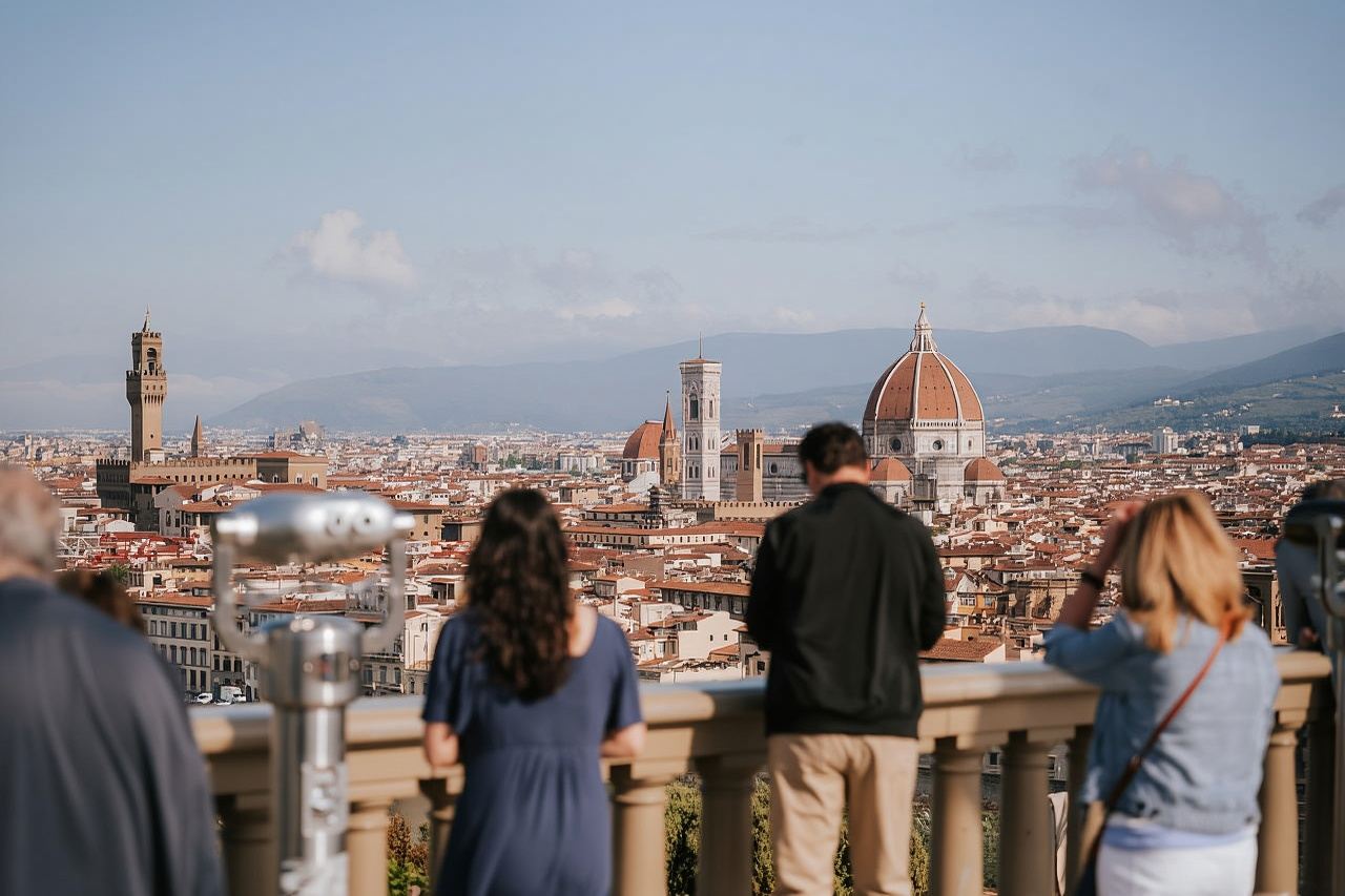 フィレンツェ発：とっておきのトスカーナ日帰り旅行（ワインとランチ付き）