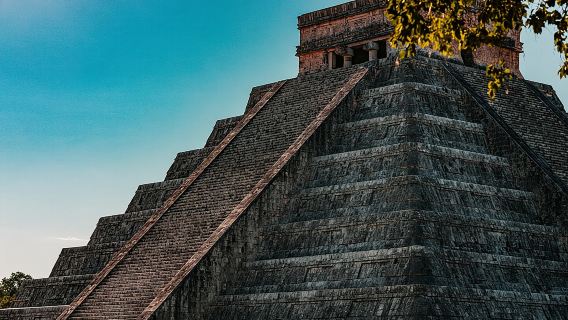 Merida: Chichen Itza, Izamal e Cenote con pranzo e prelievo
