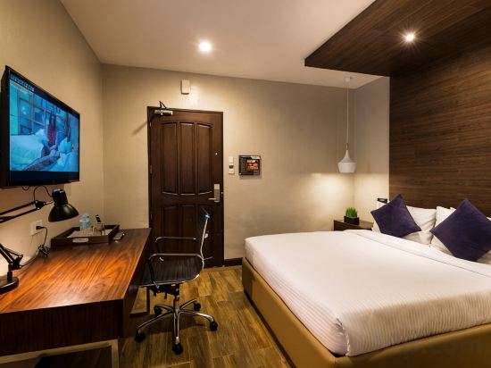 Lenox Hotel Room Type - Studio