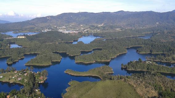 El Peñol and Guatape Private Tour from Medellin