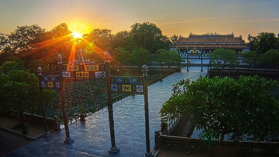 ทัวร์กลุ่ม: เยี่ยมชมพระราชวังหลวงเว้จากดานัง - ทริปเต็มวัน