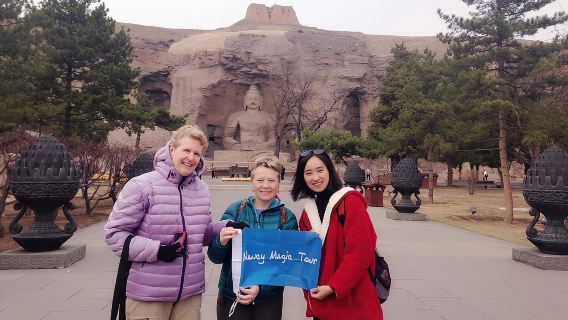 Excursión privada de un día a Datong organizada por la guía local Nancy.