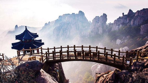 Qingdao Private Day Tour to Laoshan Mountain with Lunch and Cable Car