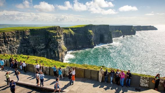 tour giornaliero alle scogliere di Moher, al Burren e alla Wild Atlantic Way dalla città di Galway