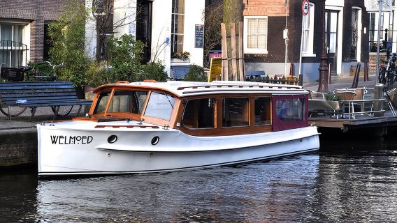 Private Guided Historic Amsterdam Canal Cruise in a Salon Boat