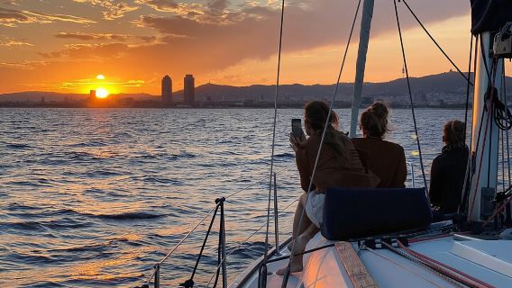 Barcelona Sunset Cruise with Open Bar of Cava and Snacks