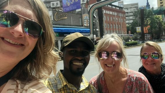 Nairobi city sights, Giraffe Encounters & Traditional dances Tour