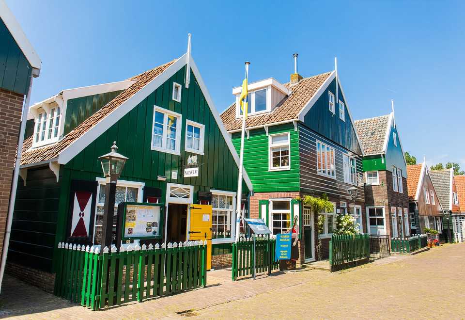 オランダ、アムステルダム発、風車の村、フォーレンダム、マルケンへの