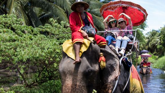 タイ・バンコク|本格的な象乗り体験 + ダムヌンサドゥアック水上マーケット半日観光|午前出発・日本語ガイド付き