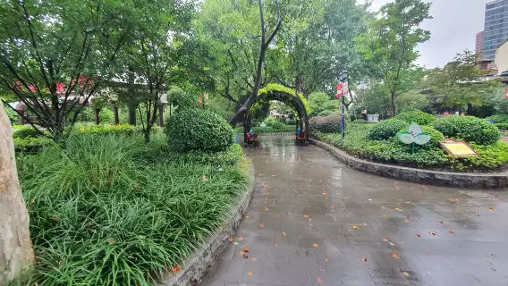 Shanghai Jewish Refugees Museum + Huoshan Park (North Gate) + Duolun Road Cultural Street Half-Day Tour