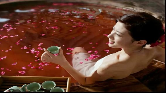 Huayin + Sources chaudes impériales du Mont Hua + Pic Est (Pic du Soleil Levant) + Monde des neiges et des glaces du Mont Hua / Guide touristique multilingue @