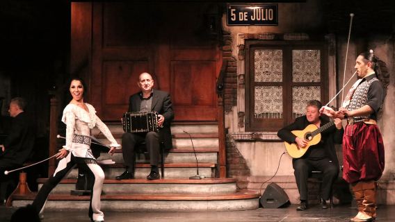 Buenos Aires: Tango- und Folklore-Show mit Abendessen