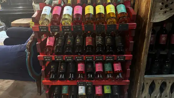 ทบิลิซี: ชิมไวน์ที่ห้องเก็บไวน์เก่าแก่และเก่าแก่ในเมือง